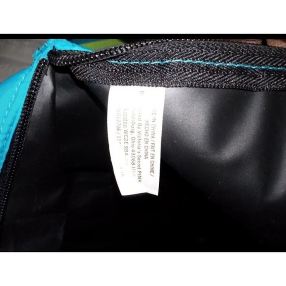 PINK Victoria's Secret Lunchbox with Keychain Blue Green Black - Picture 5 of 5